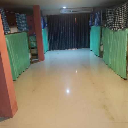 Lucky Dorm Hostel Phi Phi Don Exterior photo