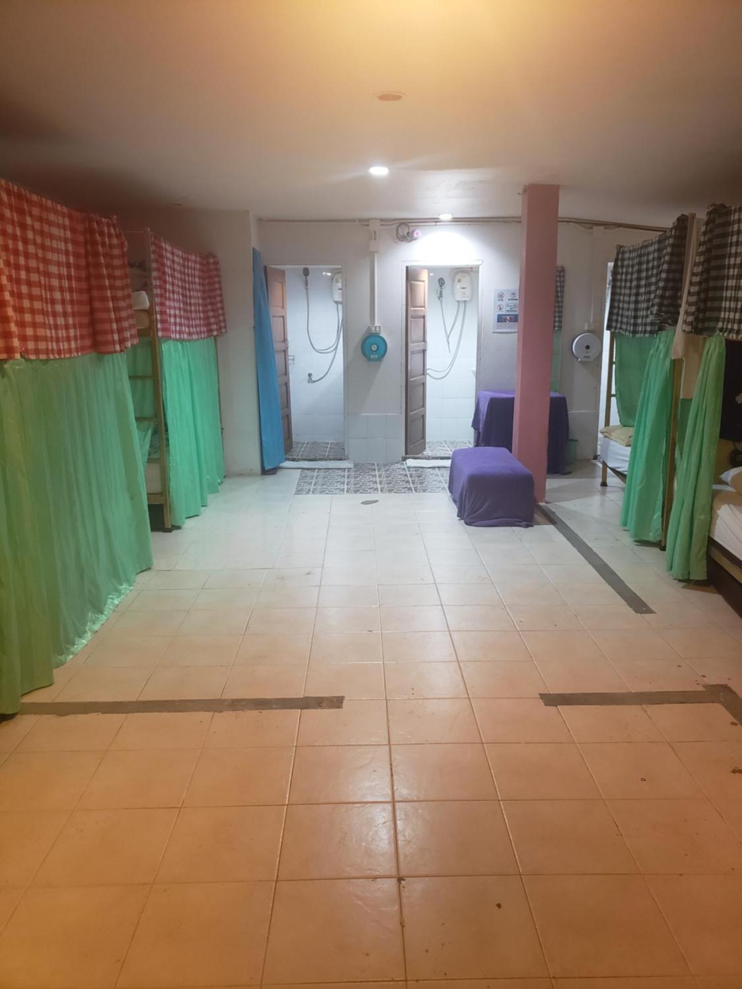 Lucky Dorm Hostel Phi Phi Don Exterior photo