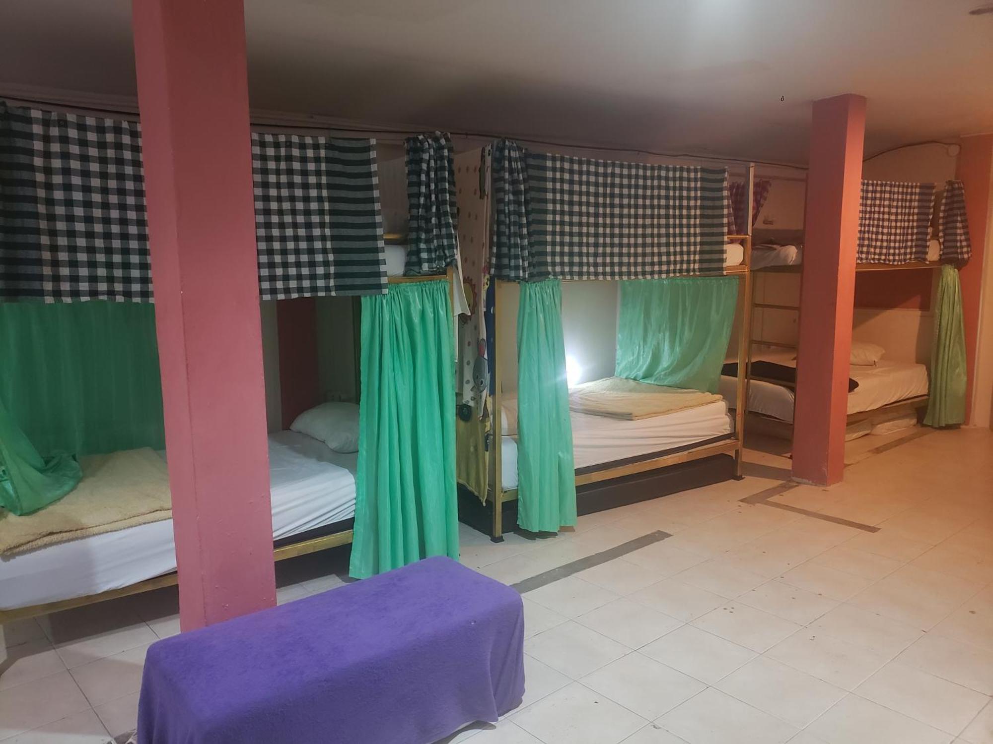 Lucky Dorm Hostel Phi Phi Don Exterior photo